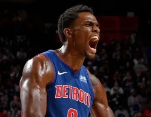 活塞记者：杰伦-杜伦因右膝酸痛本场比赛不会回归