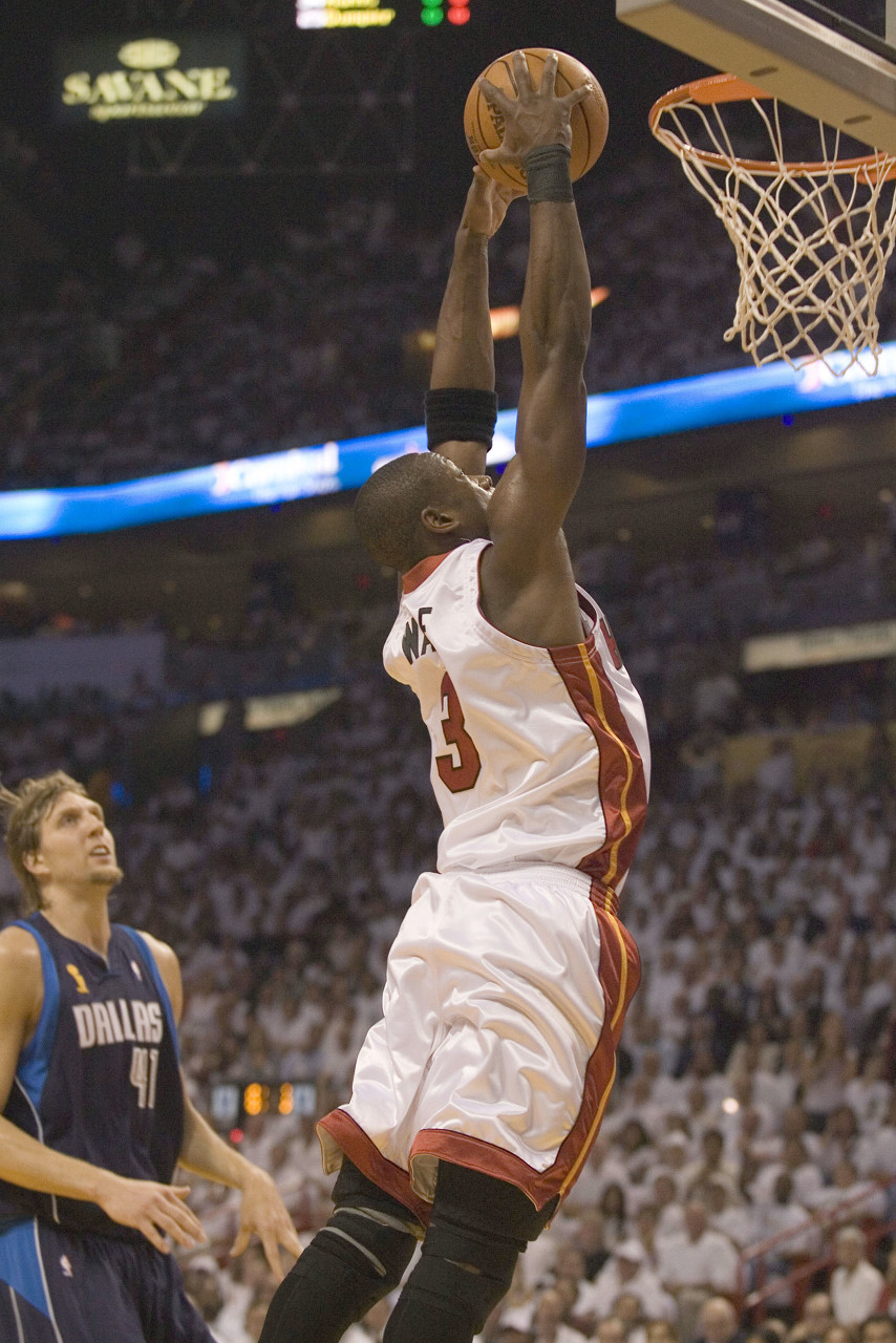 贝弗利:抛开生涯只比较巅峰高度 06韦德各项数据都比不上18哈登