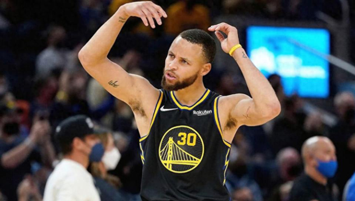 28+8+3,全联盟都说交易亏了,但他逆天改命,准备签约|斯蒂芬·库里|克里斯塔普斯·波尔津吉斯|吉米·巴特勒|勇士|克里斯塔普斯-波尔津吉斯_新浪体育_新浪新闻